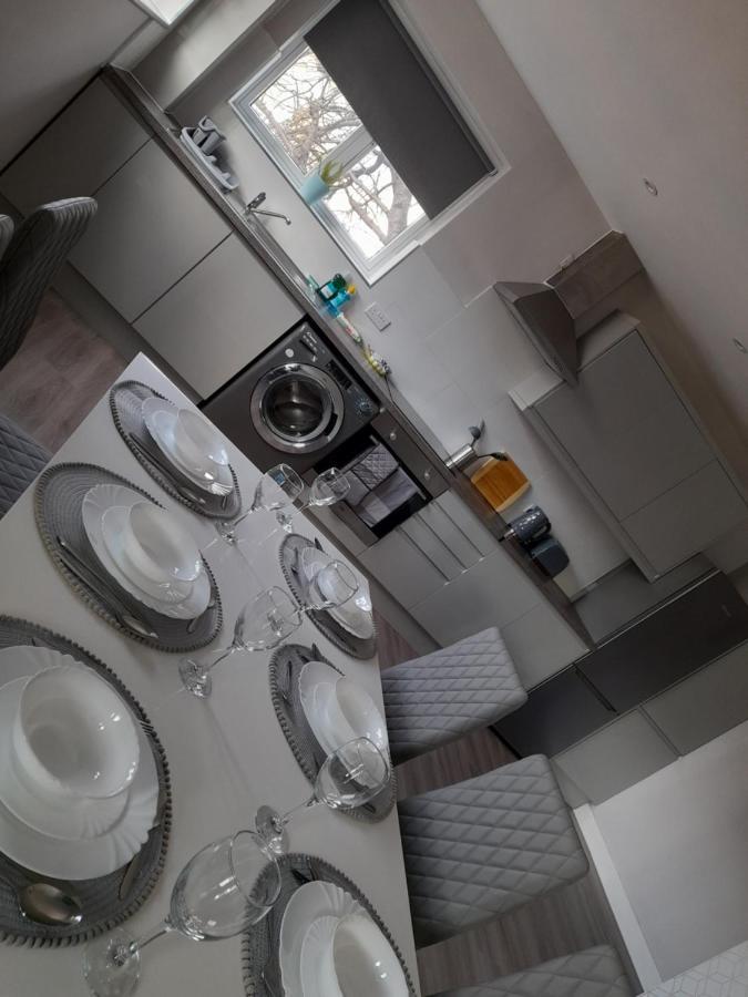 Apartments Heathrow - Hounslow Cranford Экстерьер фото