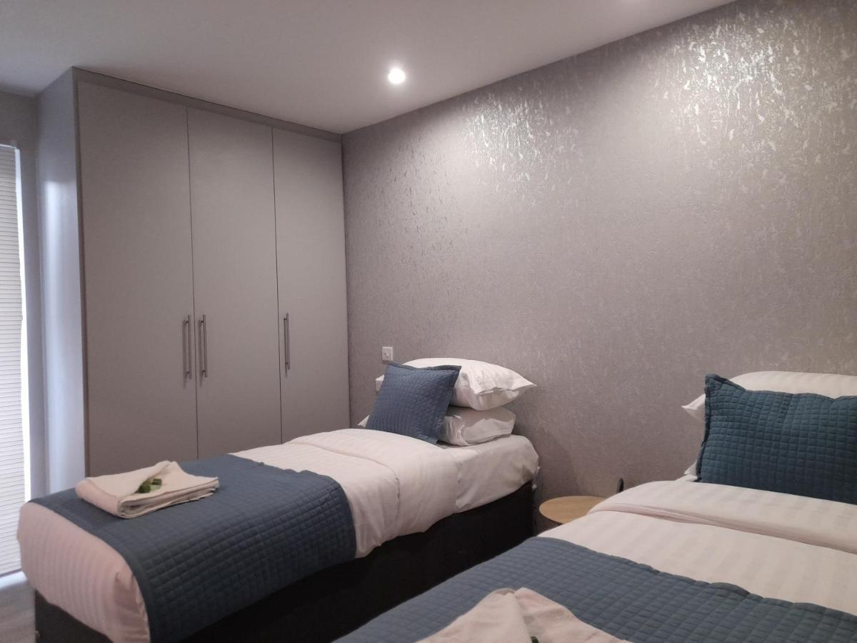 Apartments Heathrow - Hounslow Cranford Экстерьер фото